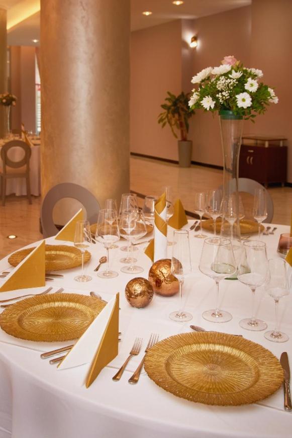 Univers 4* Cluj-Napoca