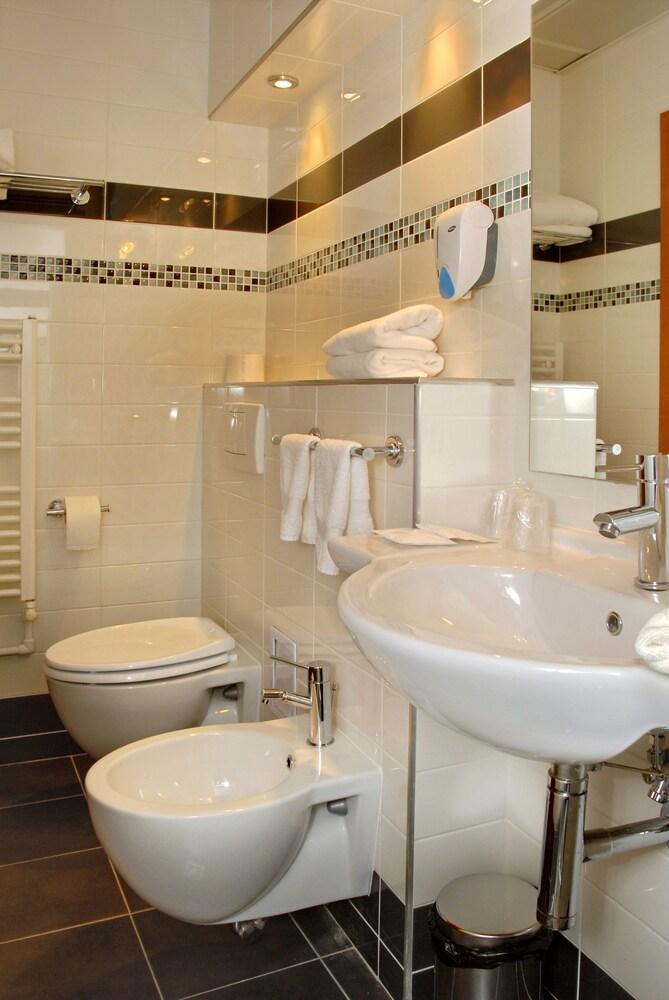 Univers 4* Cluj-Napoca