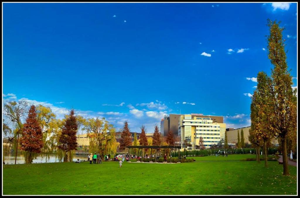 Univers Hotel 4*