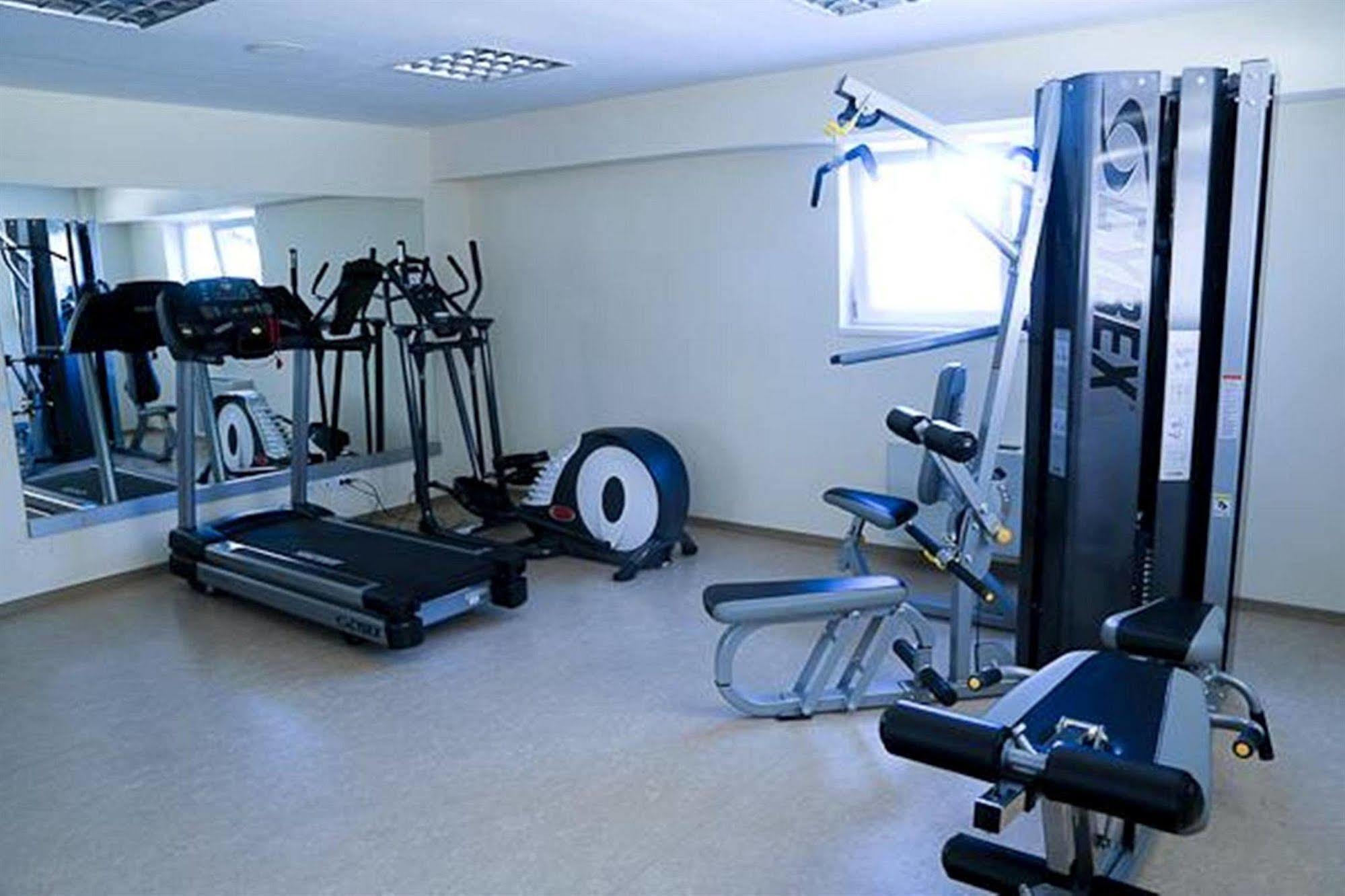 Univers Hotel 4*